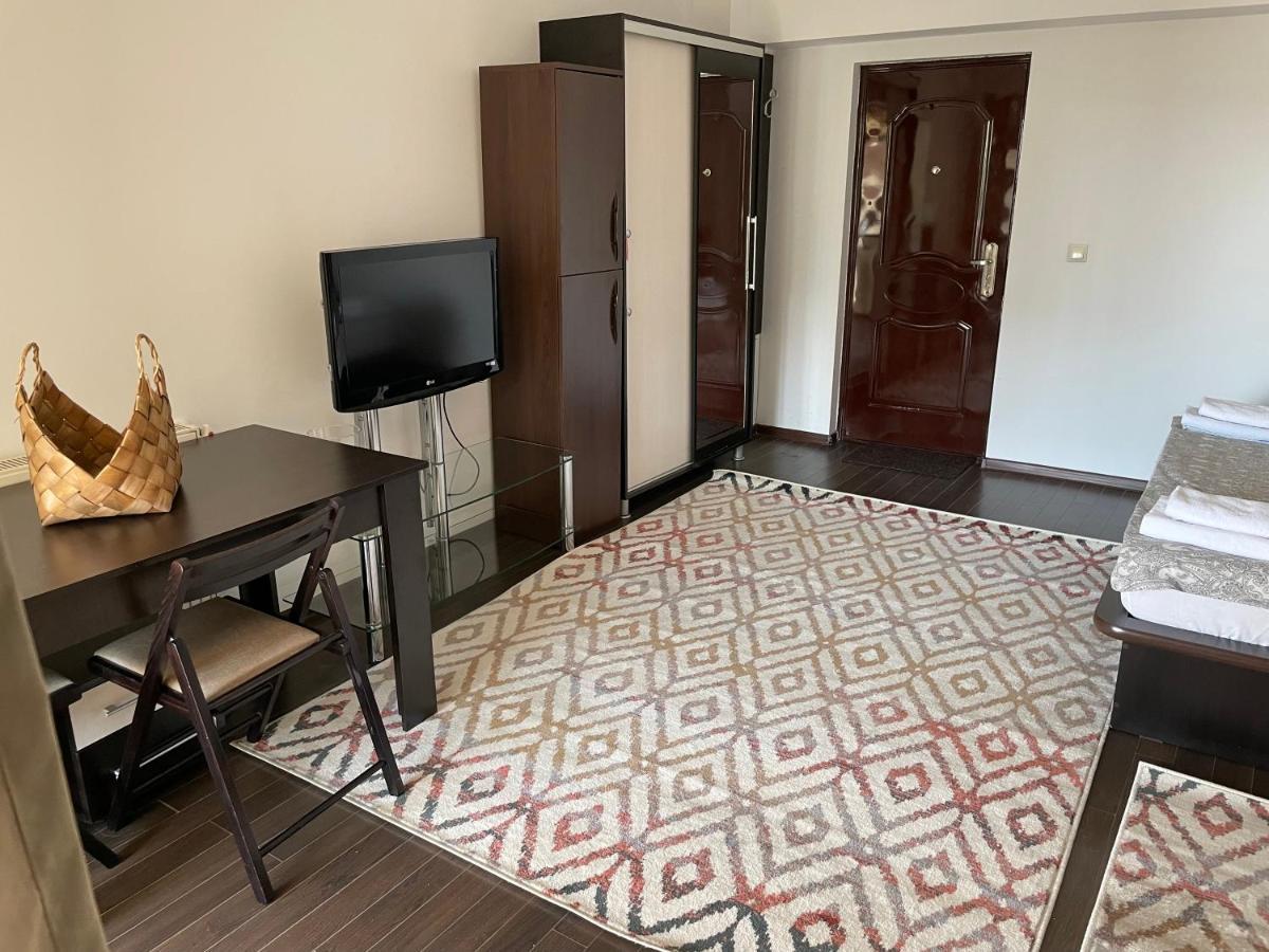 En Passant / A Time In Iasi Apartment Luaran gambar