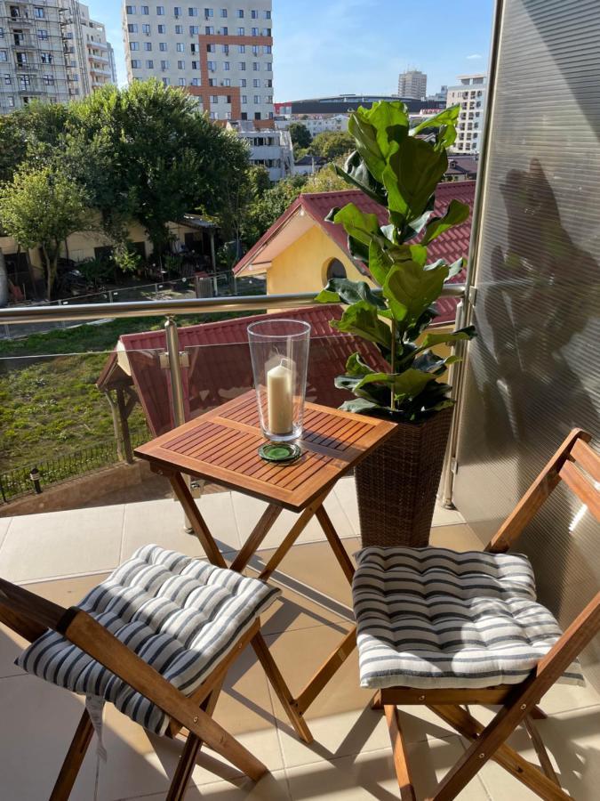 En Passant / A Time In Iasi Apartment Luaran gambar